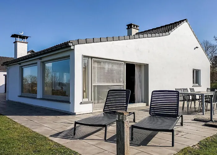 Vakantiehuis Stunning In With Sauna *