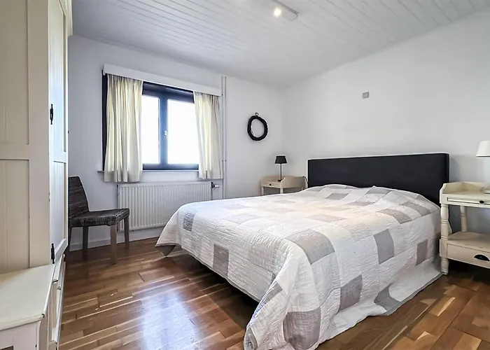 Vakantiehuis Stunning In With Sauna *